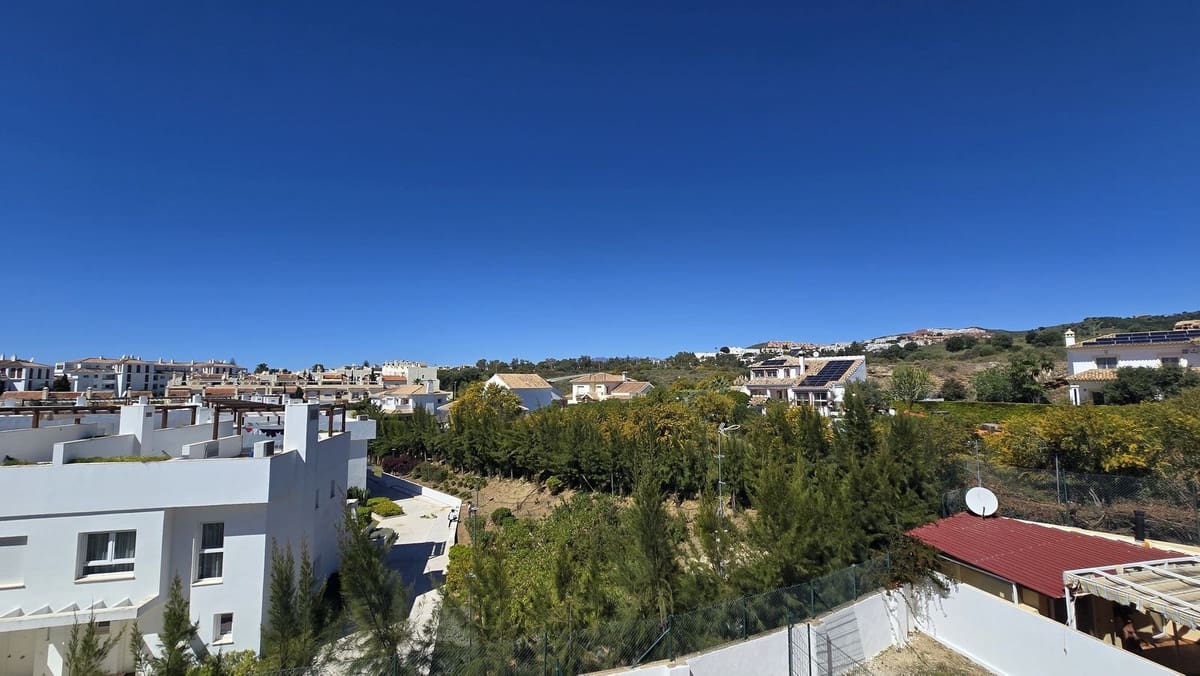 4 slaapkamer Huis te koop in Calahonda met zwembad garage - € 639.000 (Ref: 9745166)