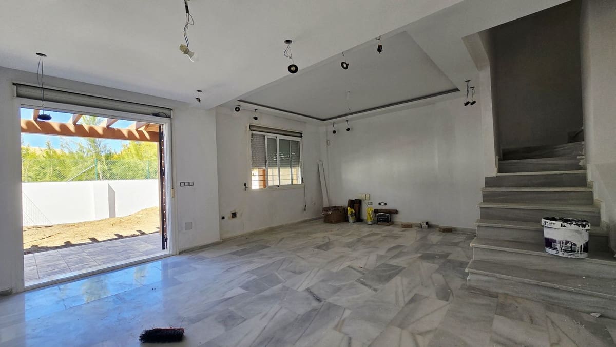 4 slaapkamer Huis te koop in Calahonda met zwembad garage - € 639.000 (Ref: 9745167)