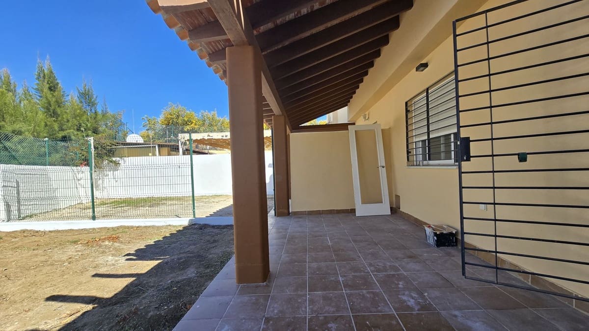 4 slaapkamer Huis te koop in Calahonda met zwembad garage - € 639.000 (Ref: 9745167)