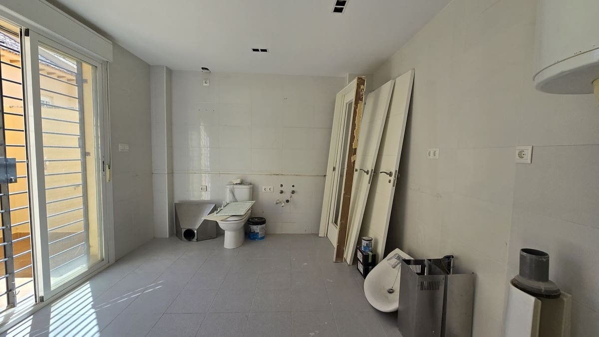 4 slaapkamer Huis te koop in Calahonda met zwembad garage - € 639.000 (Ref: 9745167)