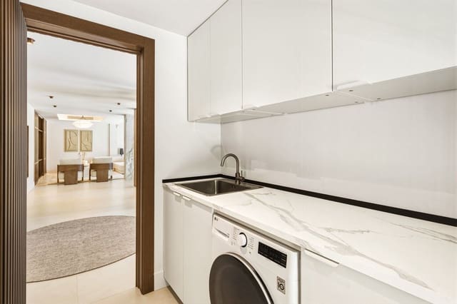 5 soveværelse Villa til salg i Nueva Andalucia, Marbella med swimmingpool garage - € 4.290.000 (Ref: 9747303)