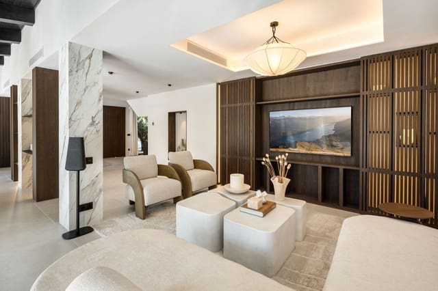 5 soveværelse Villa til salg i Nueva Andalucia, Marbella med swimmingpool garage - € 4.290.000 (Ref: 9747303)