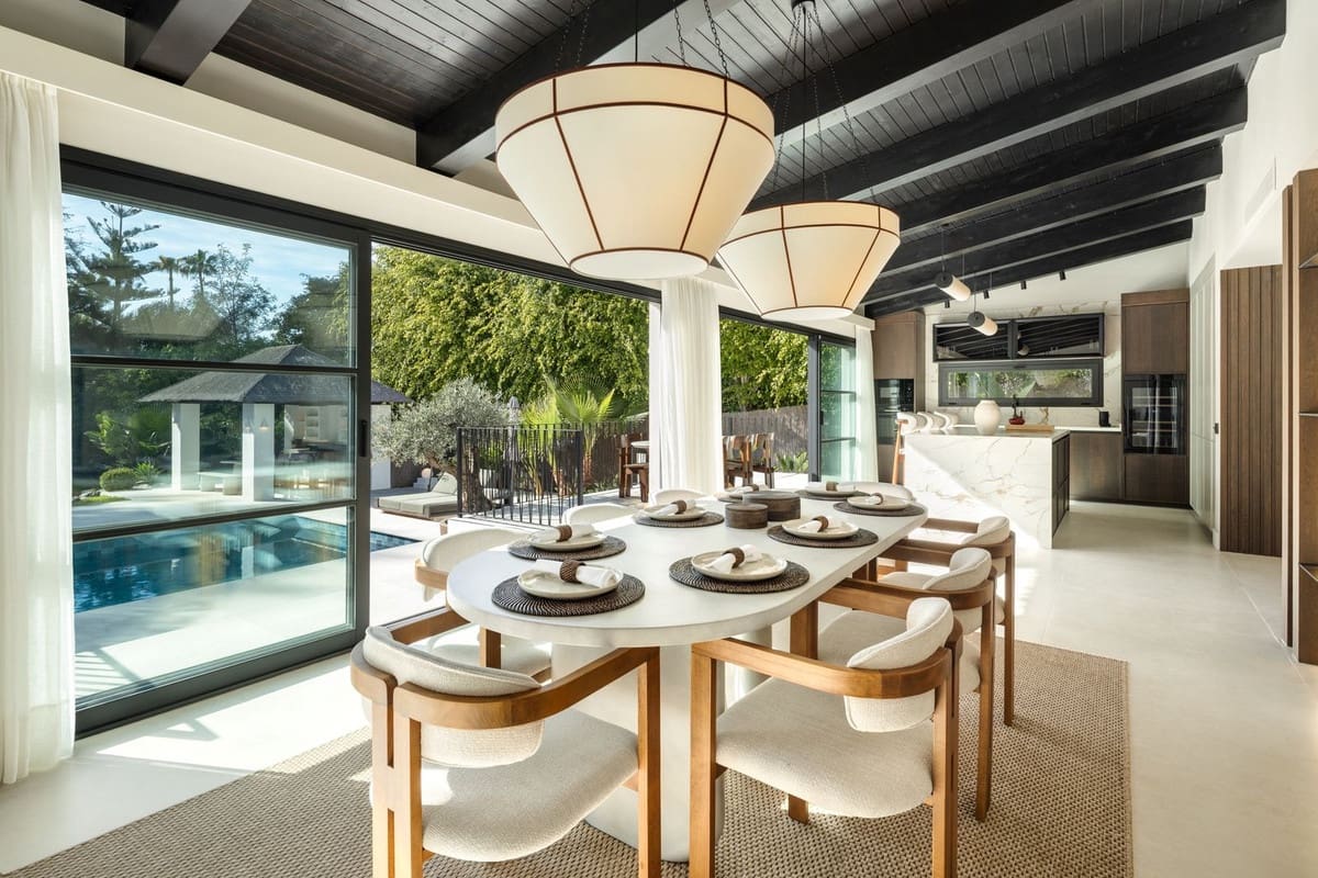 5 bedroom Villa for sale in Nueva Andalucia with pool garage - € 4,290,000 (Ref: 9747303)