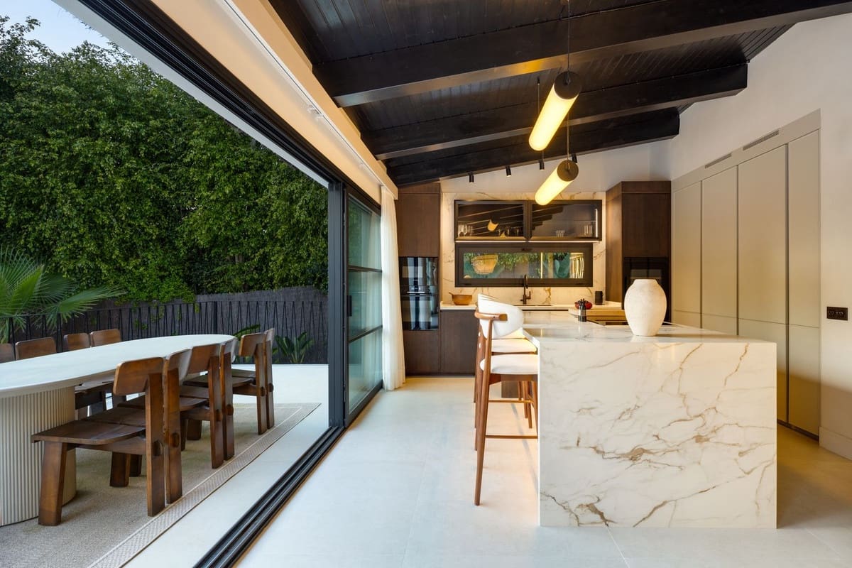 5 bedroom Villa for sale in Nueva Andalucia with pool garage - € 4,290,000 (Ref: 9747303)