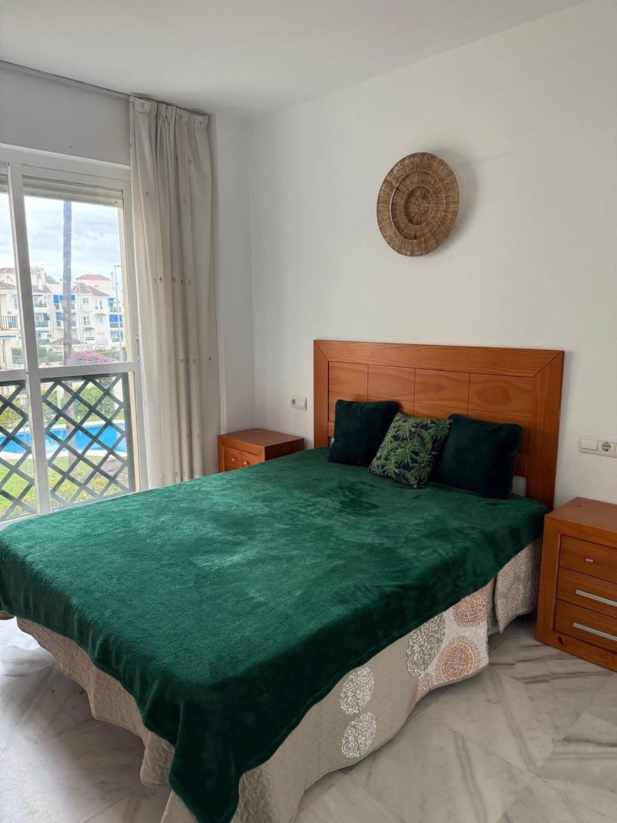 2 soveværelse Lejlighed til salg i Nueva Andalucia med swimmingpool garage - € 339.000 (Ref: 9753416)