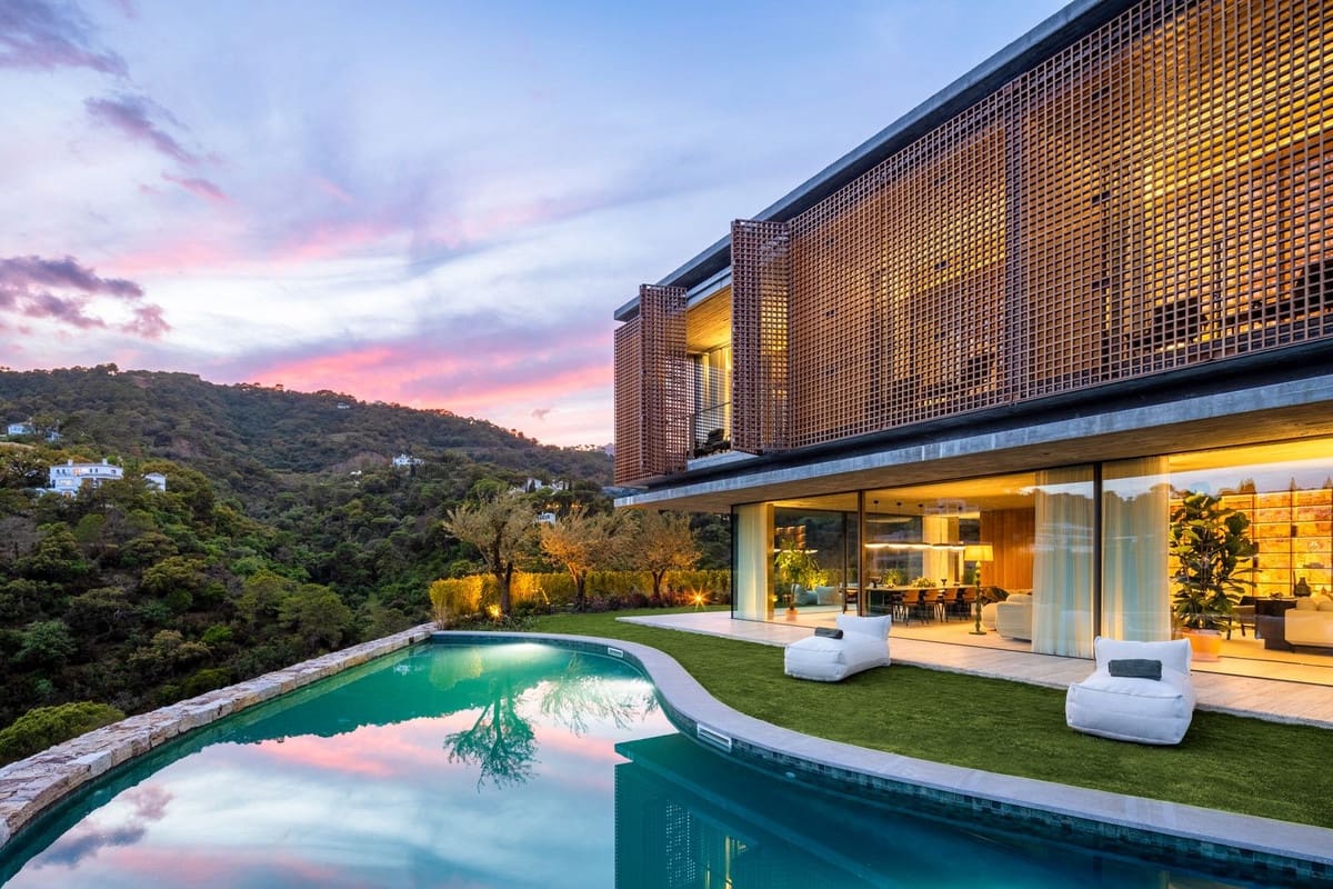 7 bedroom Villa for sale in El Madronal with pool garage - € 10,800,000 (Ref: 9774323)