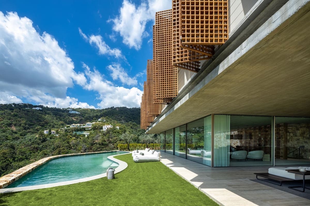 7 bedroom Villa for sale in El Madronal with pool garage - € 10,800,000 (Ref: 9774323)