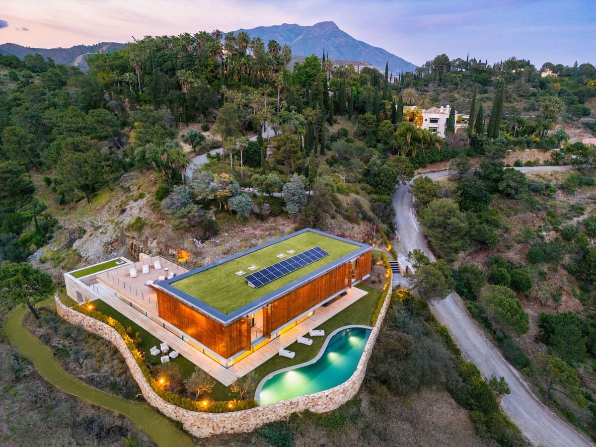 7 bedroom Villa for sale in El Madronal with pool garage - € 10,800,000 (Ref: 9774323)