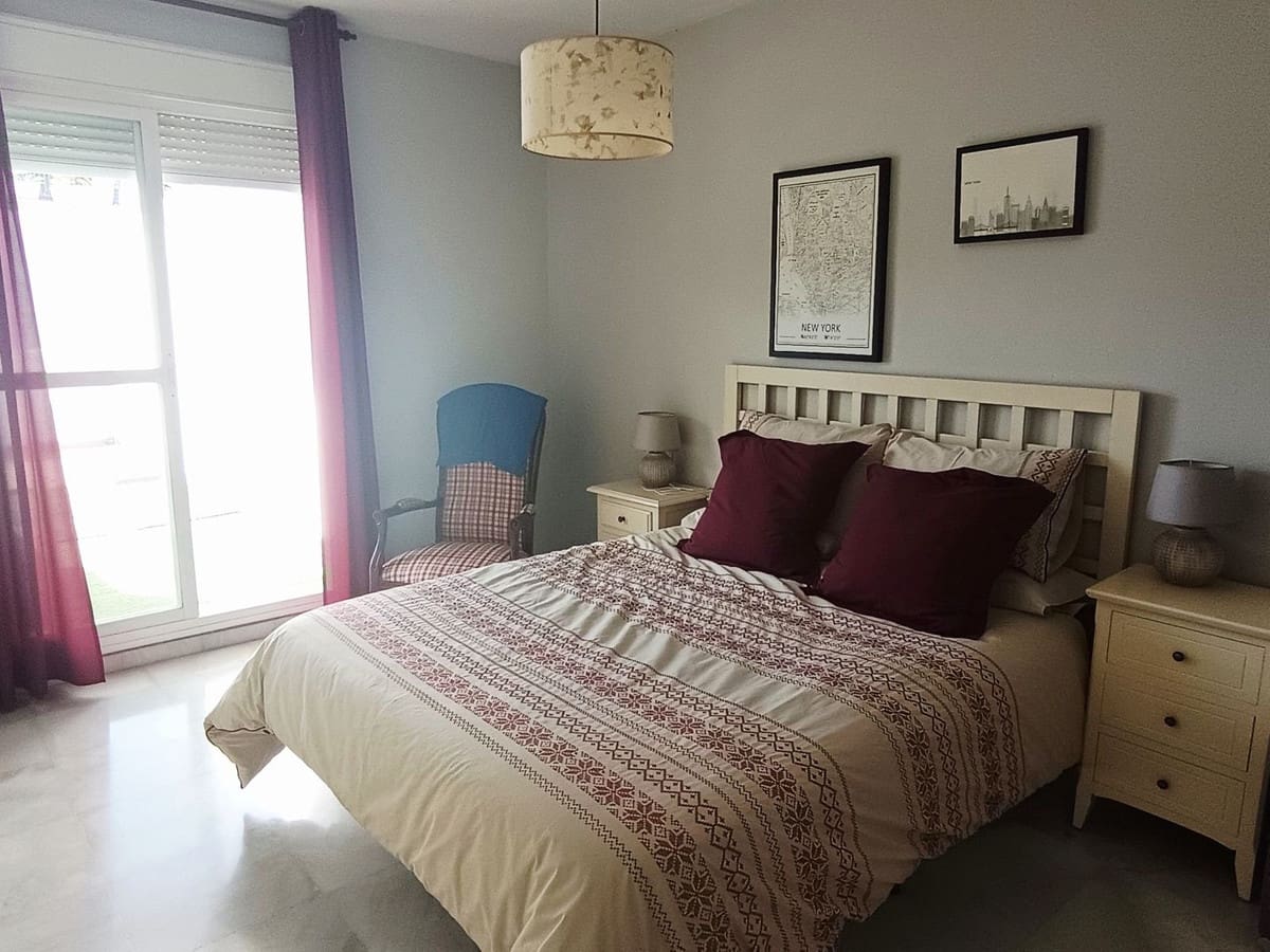 2 Zimmer Apartment zu verkaufen in Nueva Andalucia mit Pool Garage - 429.000 € (Ref: 9786767)