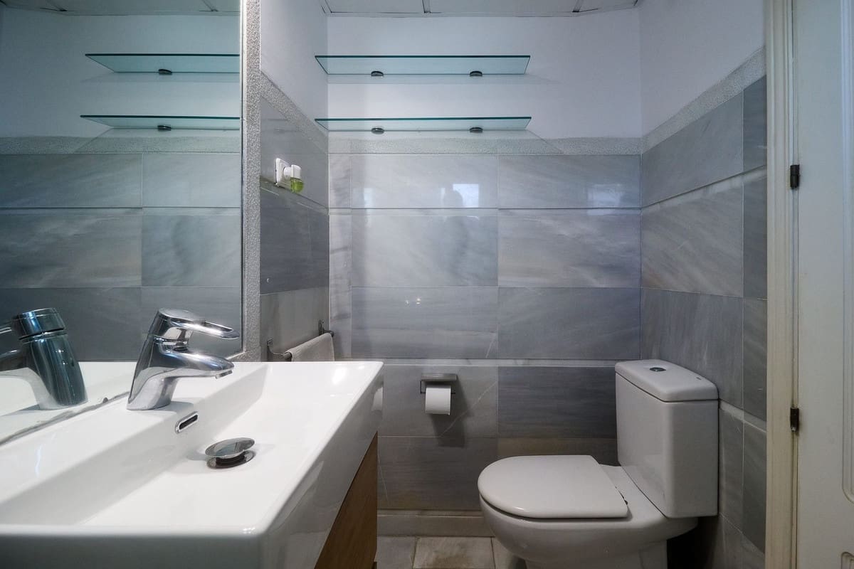 3 sypialnia Dom do wynajęcia w Marbella z basenem garażem - 4 200 € (Ref: 9805955)