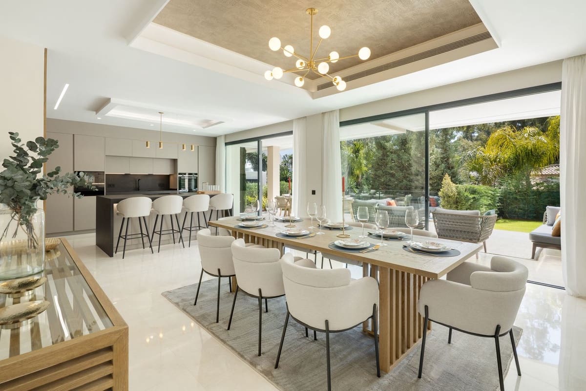 5 soverom Villa til salgs i Nueva Andalucia med svømmebasseng garasje - € 5 265 000 (Ref: 9812442)