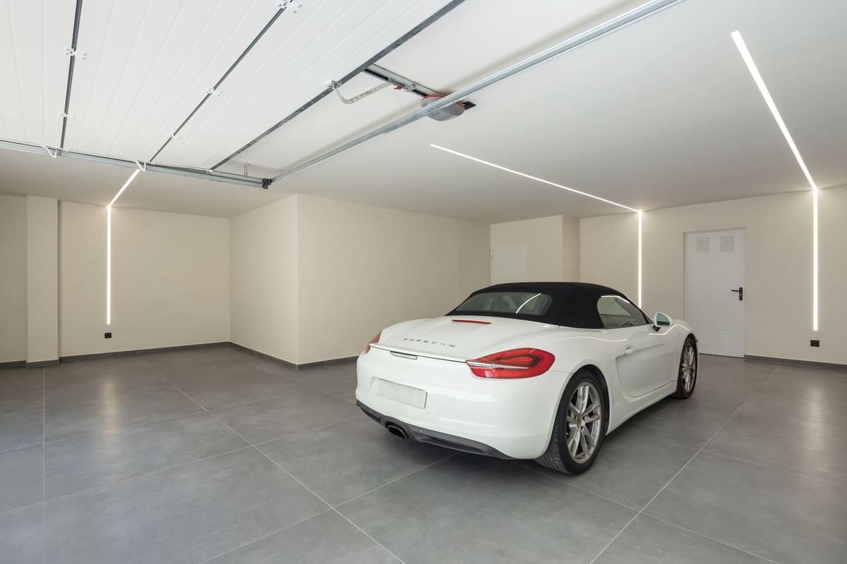 5 soverom Villa til salgs i Nueva Andalucia med svømmebasseng garasje - € 5 265 000 (Ref: 9812442)