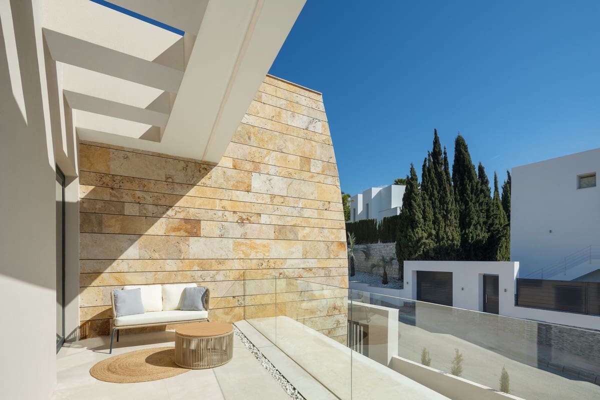 5 soverom Villa til salgs i Nueva Andalucia med svømmebasseng garasje - € 5 265 000 (Ref: 9812442)