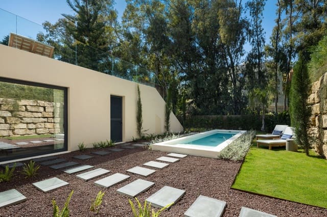 5 soverom Villa til salgs i Nueva Andalucia, Marbella med svømmebasseng garasje - € 5 265 000 (Ref: 9812442)