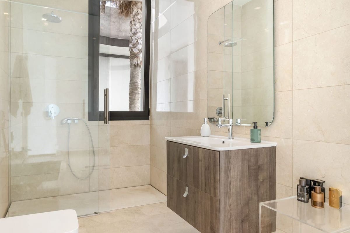 5 quarto Moradia para venda em Benahavis com piscina garagem - 3 950 000 € (Ref: 9827604)