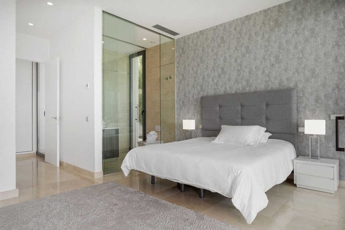 5 quarto Moradia para venda em Benahavis com piscina garagem - 3 950 000 € (Ref: 9827604)