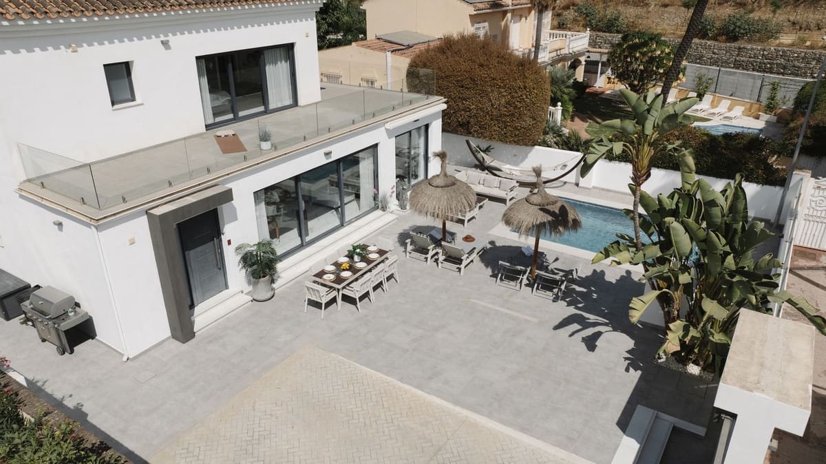 4 quarto Moradia para venda em Nueva Andalucia com piscina garagem - 2 359 000 € (Ref: 9830337)