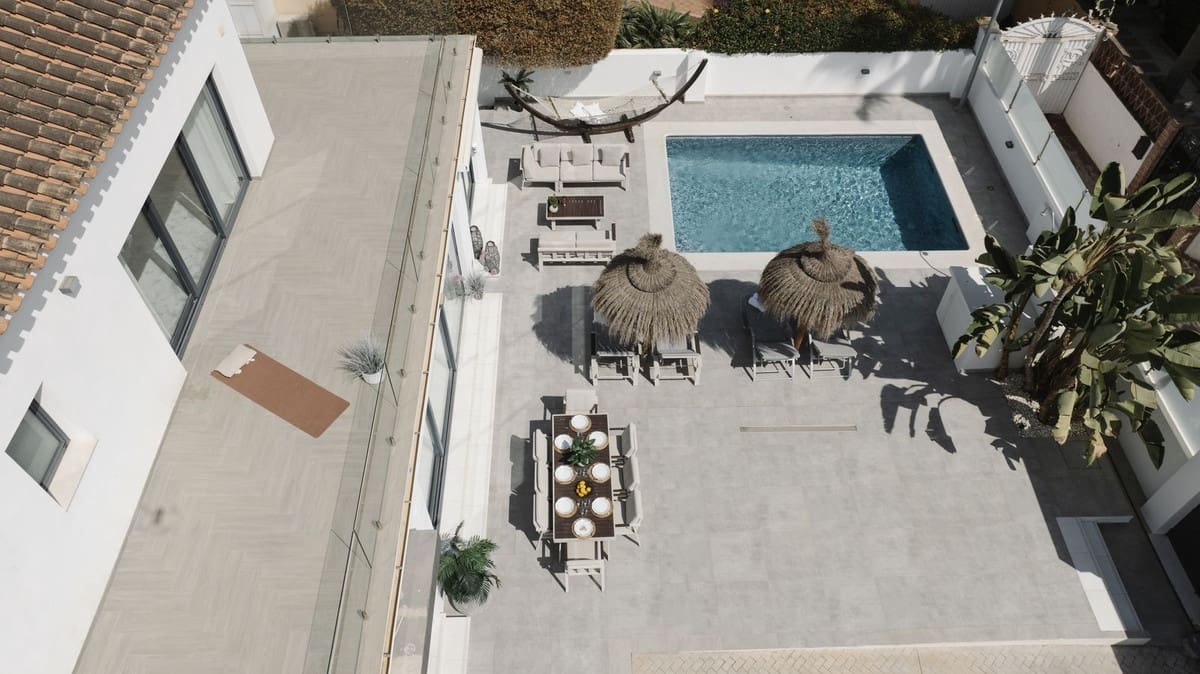 4 quarto Moradia para venda em Nueva Andalucia com piscina garagem - 2 359 000 € (Ref: 9830337)