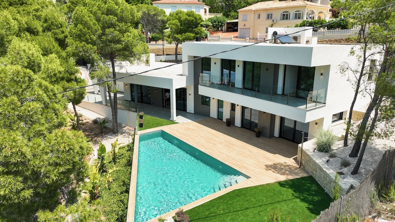 4 bedroom Villa for sale in Altea with pool garage - € 1,300,000 (Ref: 1860954)