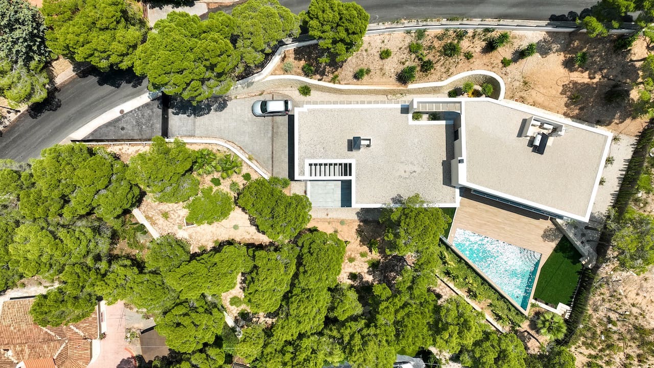 4 bedroom Villa for sale in Altea with pool garage - € 1,300,000 (Ref: 1860954)