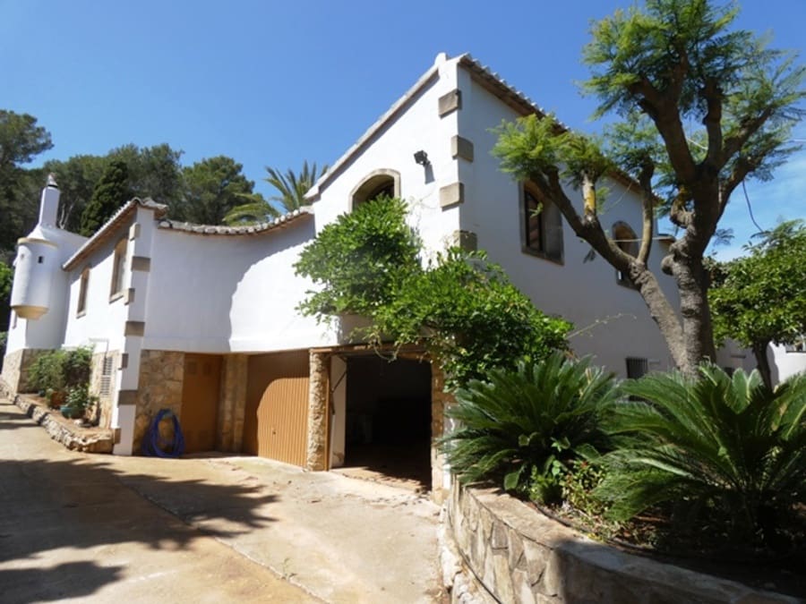 8 bedroom Villa for sale in Pedreguer with pool garage - € 1,300,000 (Ref: 1860956)