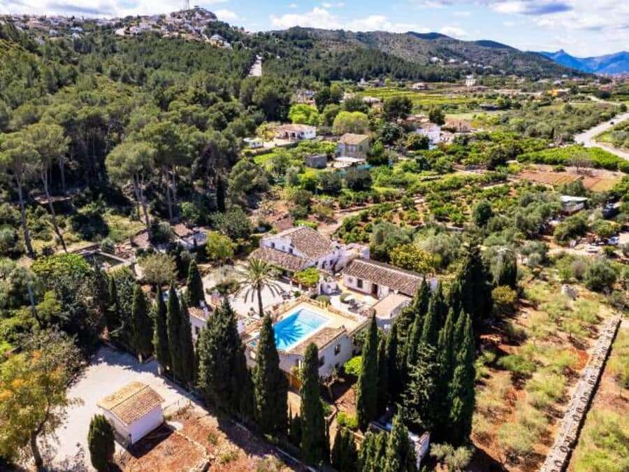 8 bedroom Villa for sale in Pedreguer with pool garage - € 1,300,000 (Ref: 1860956)