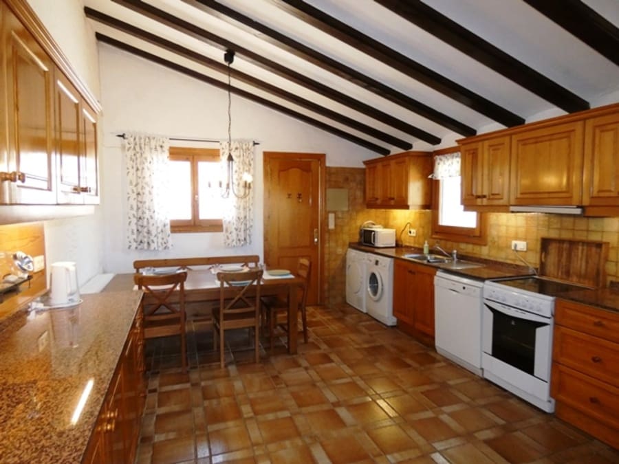 8 bedroom Villa for sale in Pedreguer with pool garage - € 1,300,000 (Ref: 1860956)