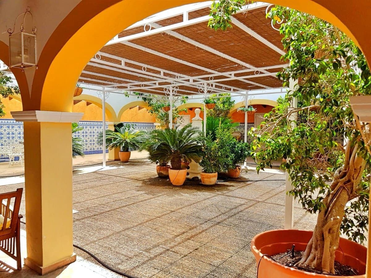 6 bedroom Villa for sale in Javea / Xabia with pool garage - € 1,100,000 (Ref: 1860982)