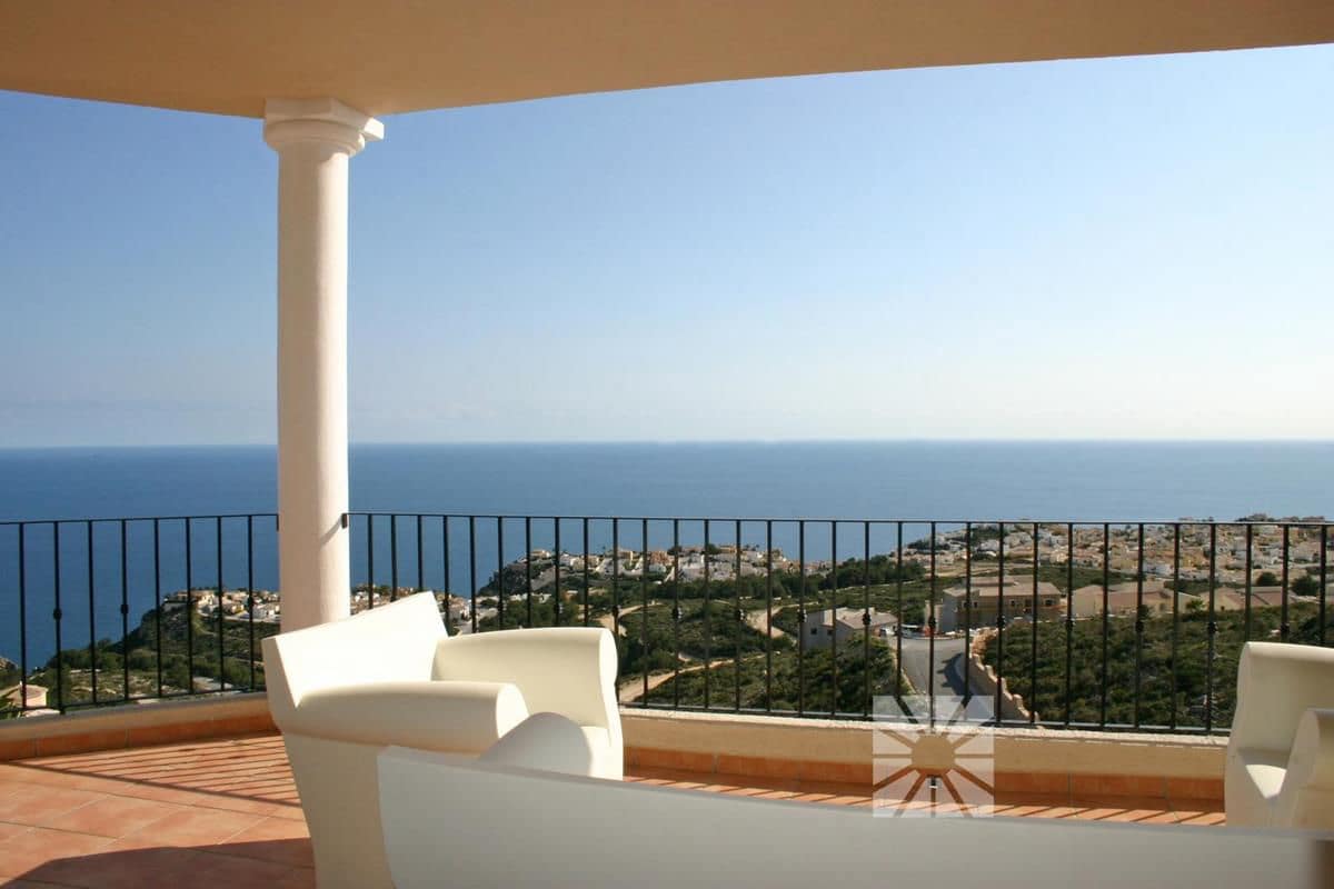 4 sypialnia Willa na sprzedaż w Benitachell / Benitatxell z basenem garażem - 832 000 € (Ref: 1861076)