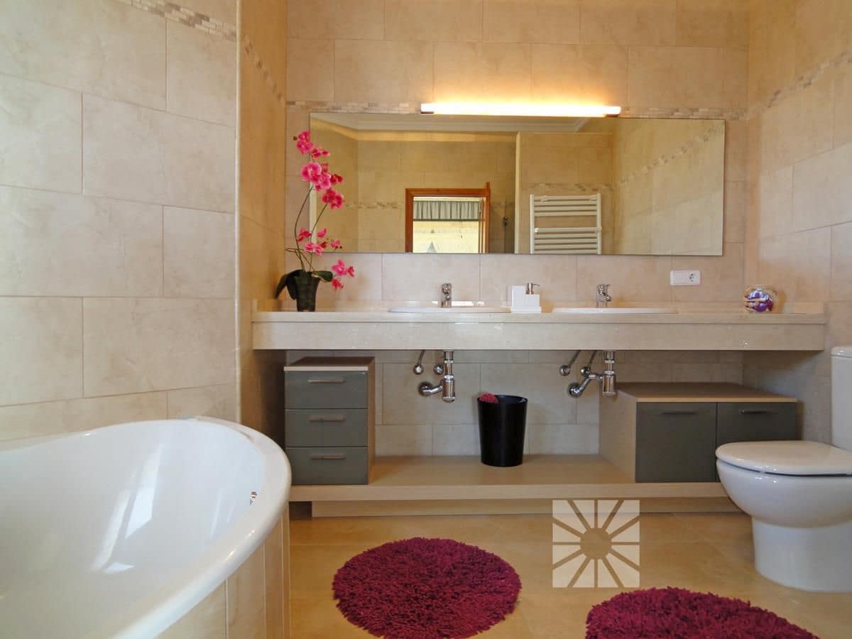 4 sypialnia Willa na sprzedaż w Benitachell / Benitatxell z basenem garażem - 832 000 € (Ref: 1861076)