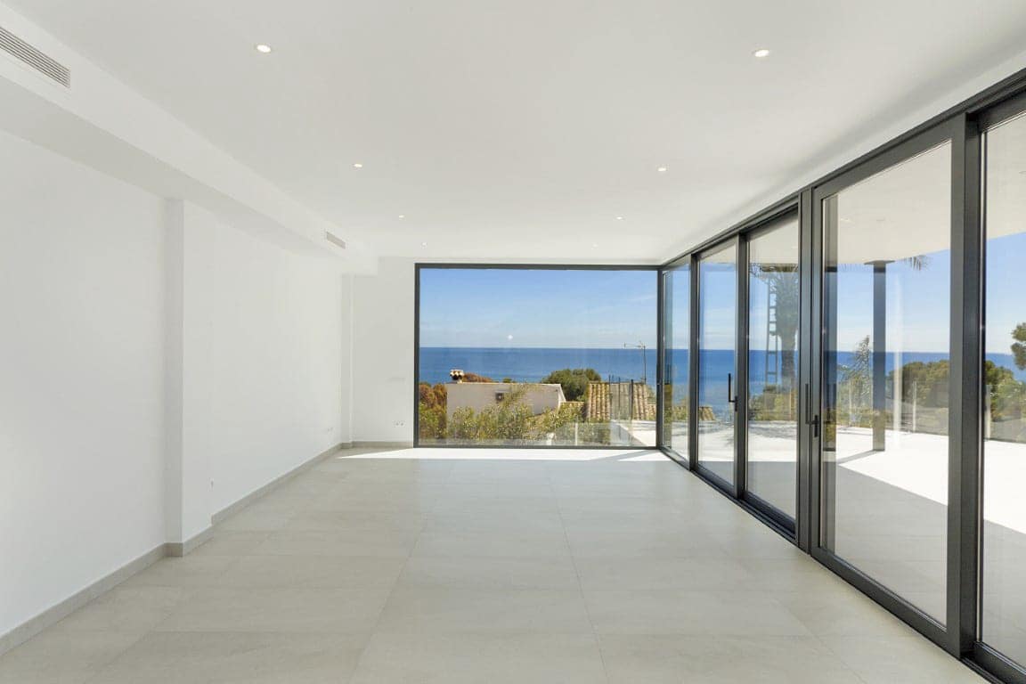 5 bedroom Villa for sale in Calpe / Calp with pool garage - € 2,350,000 (Ref: 1898060)