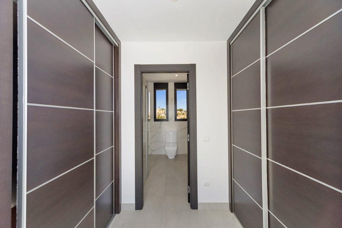 5 bedroom Villa for sale in Calpe / Calp with pool garage - € 2,350,000 (Ref: 1898060)