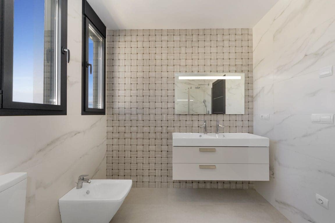 5 bedroom Villa for sale in Calpe / Calp with pool garage - € 2,350,000 (Ref: 1898060)