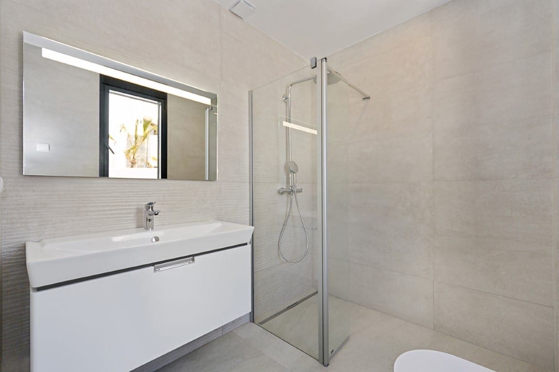 5 bedroom Villa for sale in Calpe / Calp with pool garage - € 2,350,000 (Ref: 1898060)