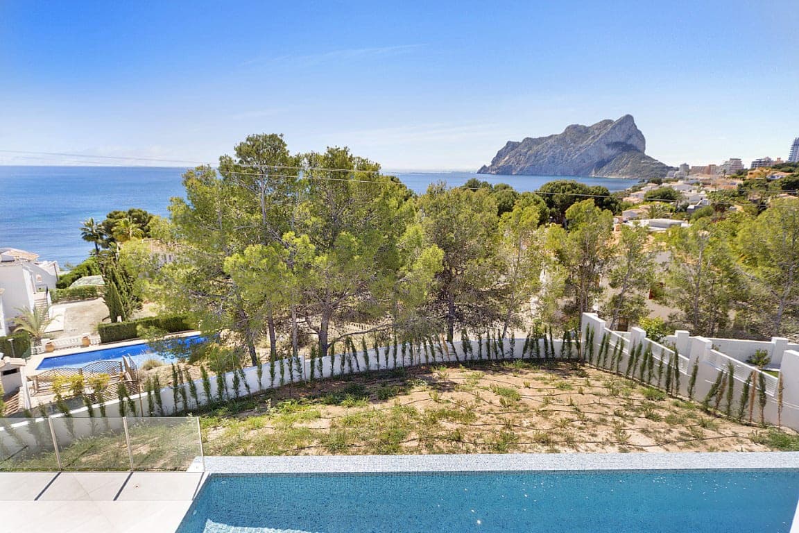 5 bedroom Villa for sale in Calpe / Calp with pool garage - € 2,350,000 (Ref: 1898060)