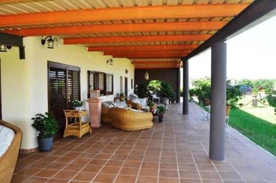 5 bedroom Villa for sale in Denia with pool - € 795,000 (Ref: 1906317)