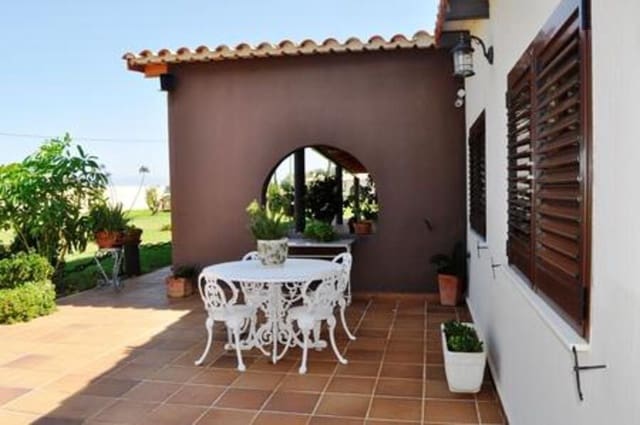 5 bedroom Villa for sale in Dénia with pool - € 795,000 (Ref: 1906317)