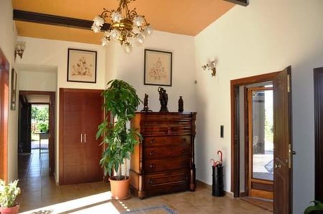 5 bedroom Villa for sale in Dénia with pool - € 795,000 (Ref: 1906317)