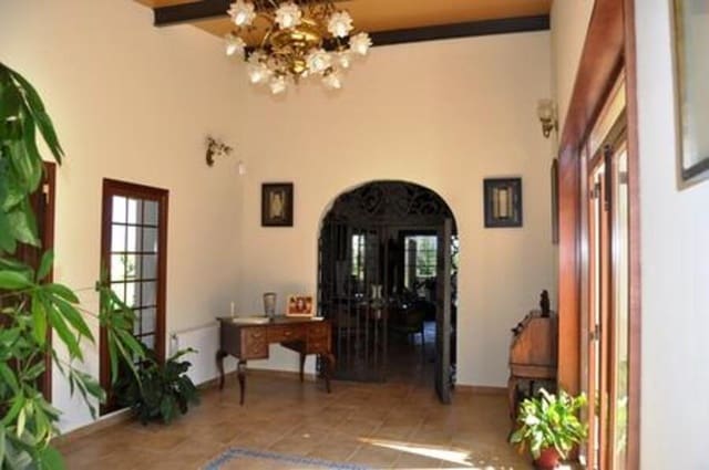 5 bedroom Villa for sale in Dénia with pool - € 795,000 (Ref: 1906317)