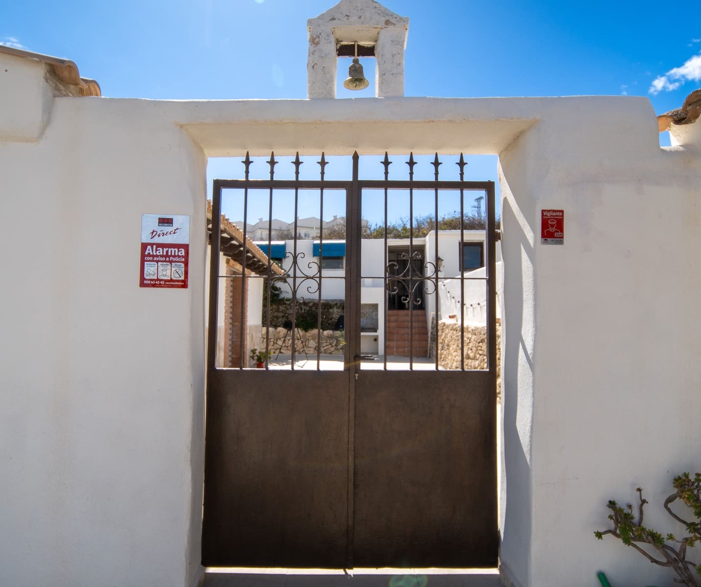 5 bedroom Villa for sale in Moraira with garage - € 599,000 (Ref: 2163028)