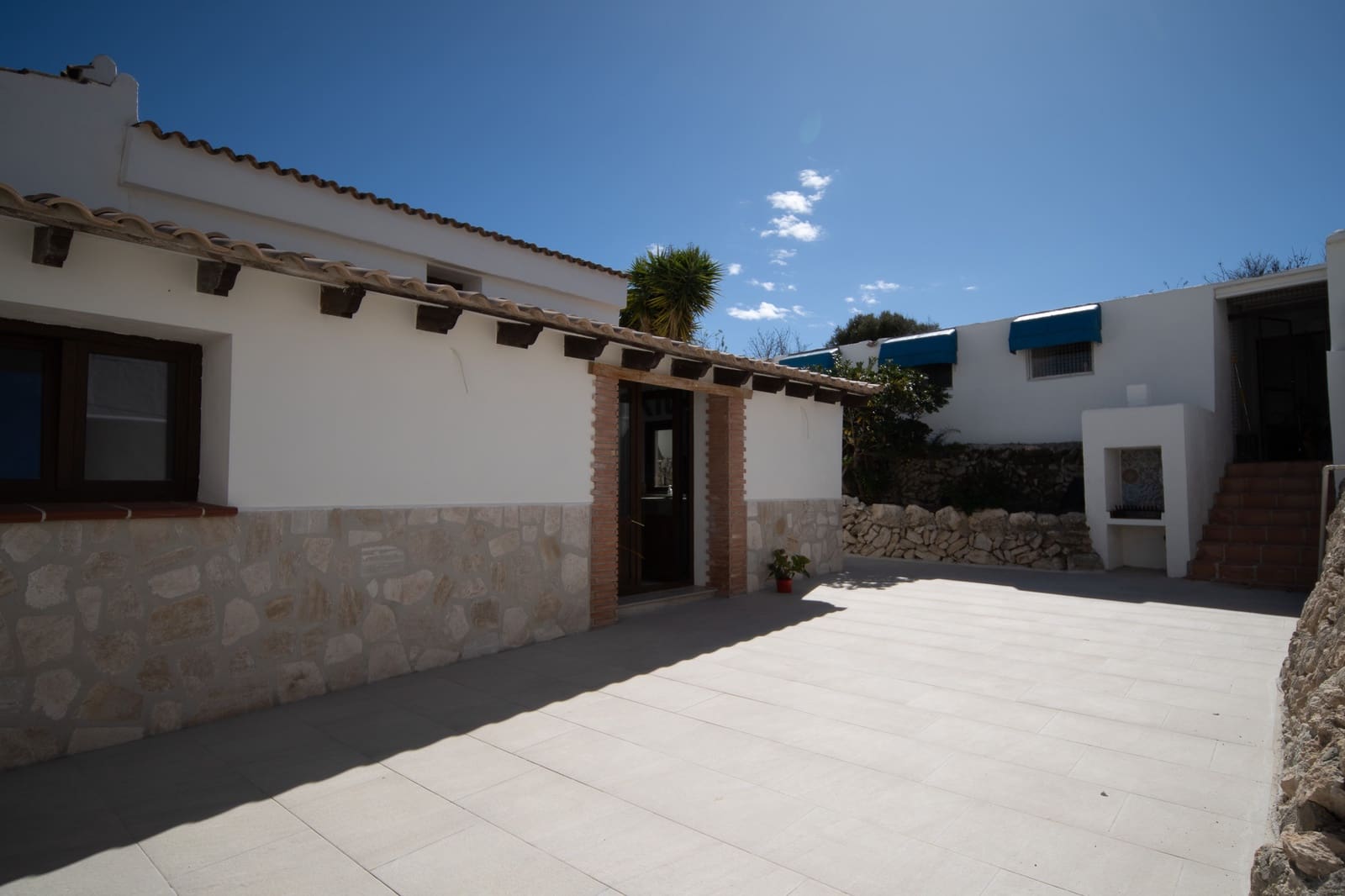 5 bedroom Villa for sale in Moraira with garage - € 599,000 (Ref: 2163028)