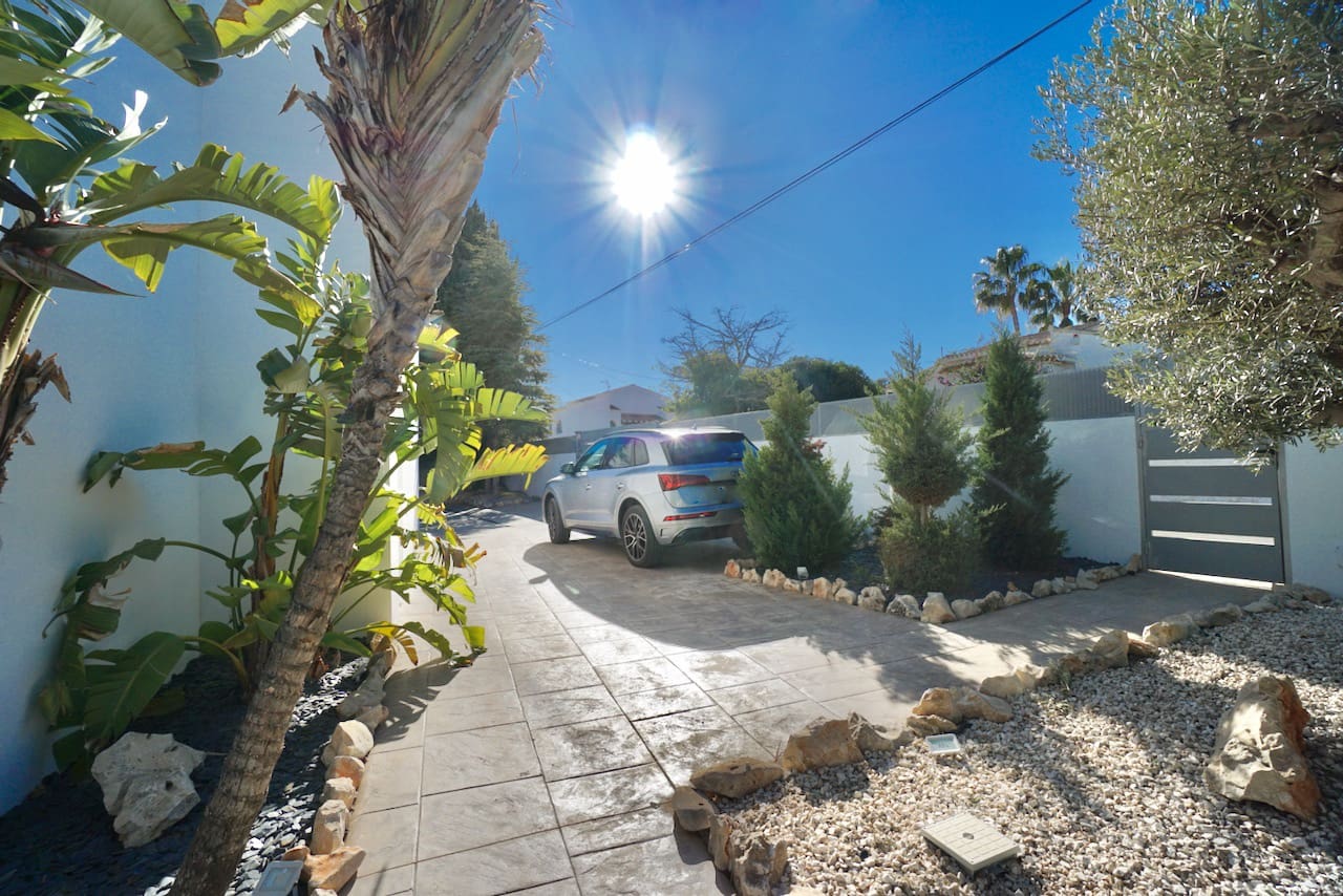 4 sypialnia Willa na sprzedaż w Benissa z basenem garażem - 1 380 000 € (Ref: 2163919)