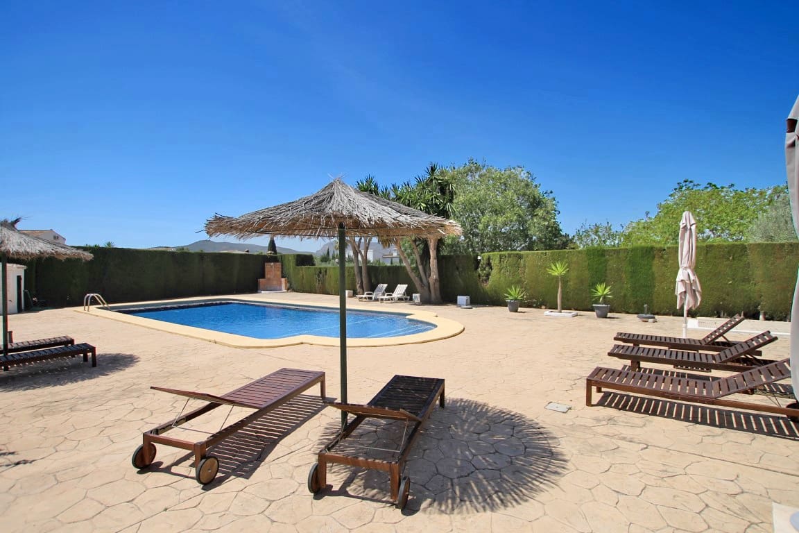 7 bedroom Villa for sale in Javea / Xabia with pool garage - € 949,000 (Ref: 2577006)