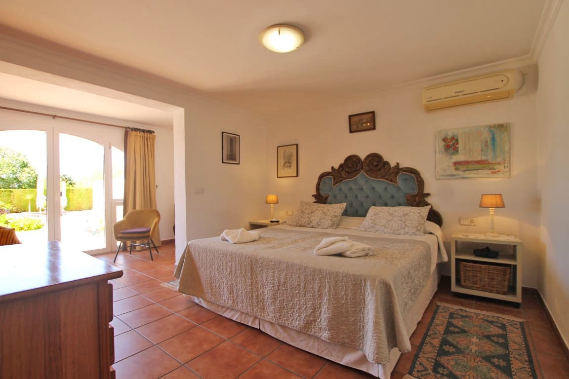 7 bedroom Villa for sale in Javea / Xabia with pool garage - € 949,000 (Ref: 2577006)