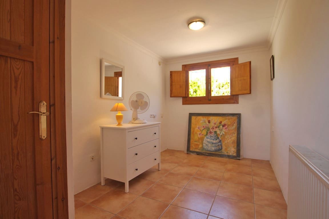 7 bedroom Villa for sale in Javea / Xabia with pool garage - € 949,000 (Ref: 2577006)