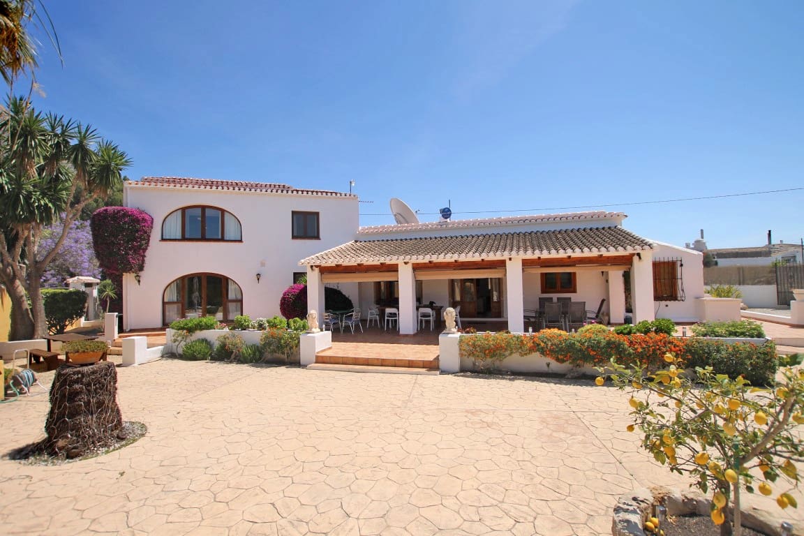 7 bedroom Villa for sale in Javea / Xabia with pool garage - € 949,000 (Ref: 2577006)