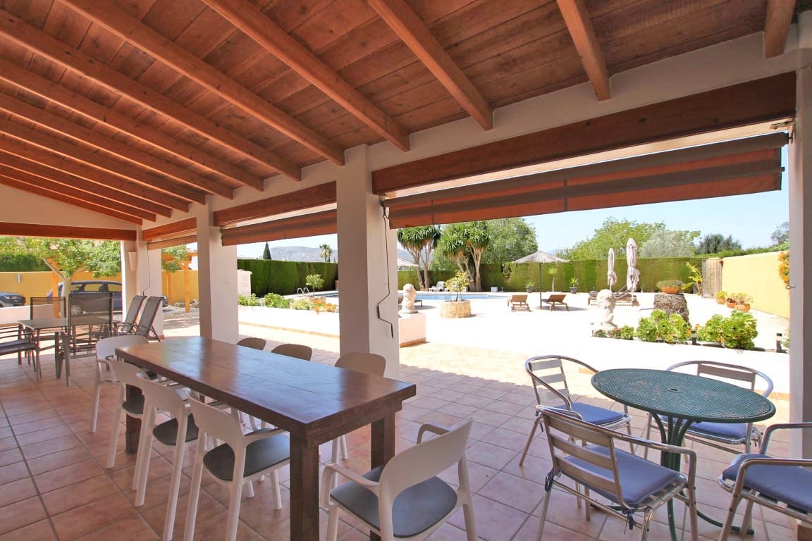 7 bedroom Villa for sale in Javea / Xabia with pool garage - € 949,000 (Ref: 2577006)