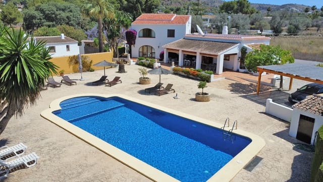 7 quarto Moradia para venda em Javea / Xàbia com piscina garagem - 949 000 € (Ref: 2577006)