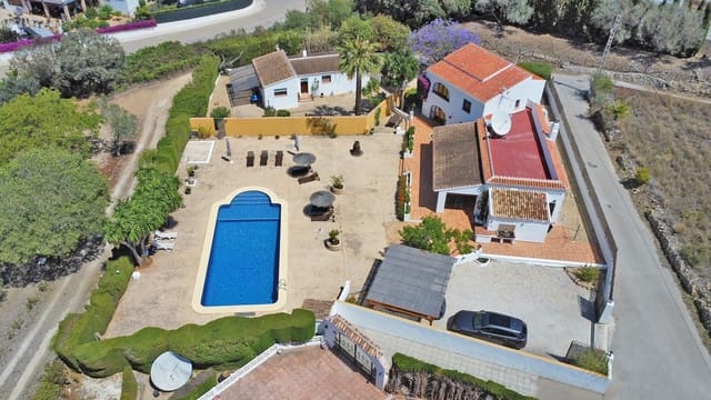 7 quarto Moradia para venda em Javea / Xàbia com piscina garagem - 949 000 € (Ref: 2577006)