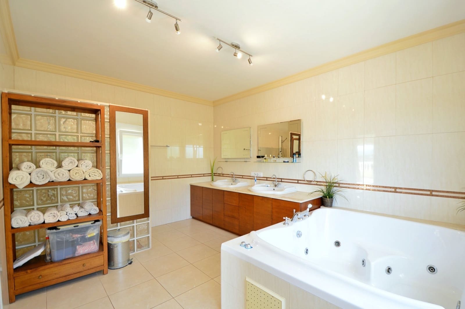 4 bedroom Villa for sale in Javea / Xabia with pool garage - € 835,000 (Ref: 2816923)